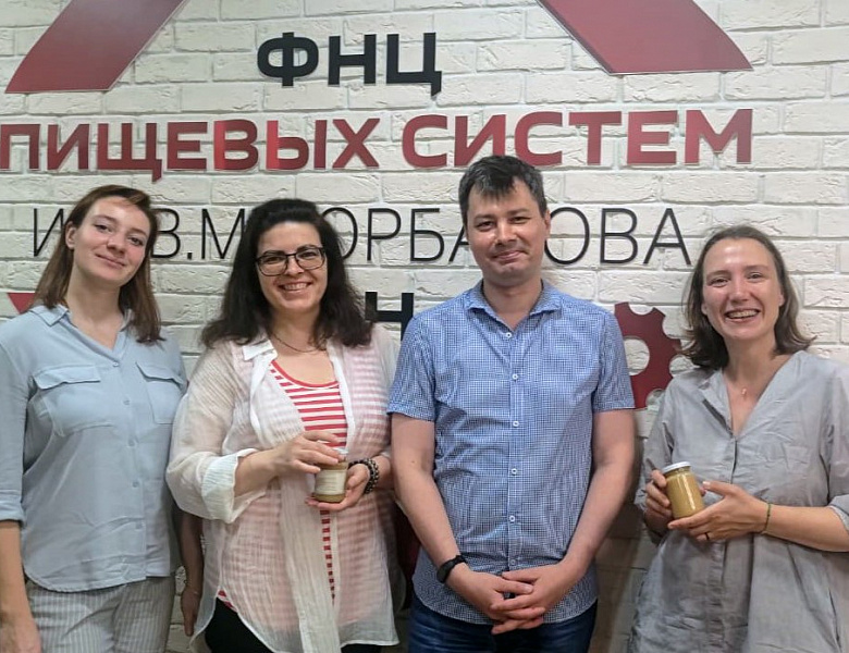 Женьшень японский, выращенный в биореакторе УНУ ОБК ИФР РАН, вошел в состав продукта для энтерального питания людей с цереброваскулярными заболеваниями