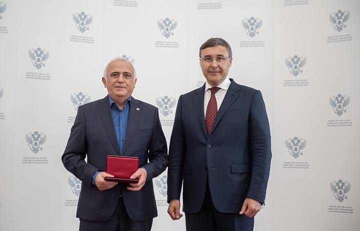 Аллахвердиев Сулейман удостоен награды Министерства науки и высшего образования Российской Федерации