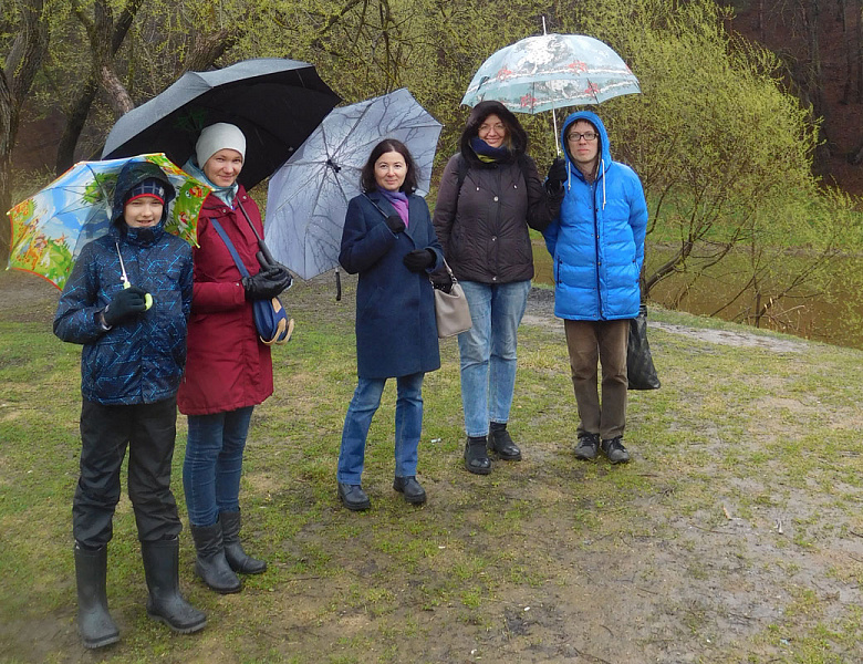 В субботу, 24 апреля, члены профсоюза ИФР РАН совершили туристическую поездку, организованную Профкомом института по маршруту Остафьево -Дубровицы